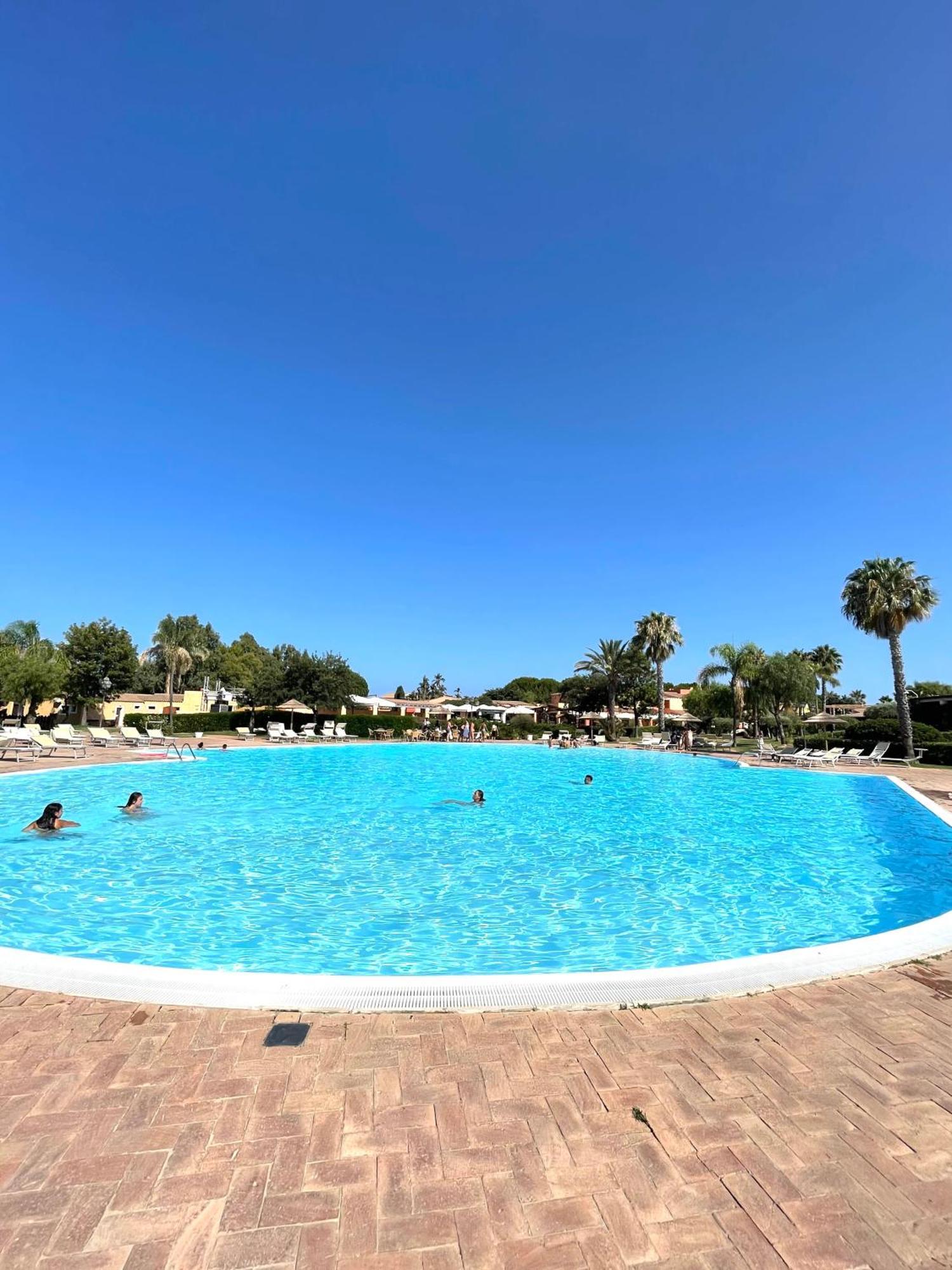 Amarestyle Igv Club Santagiusta Hotel Costa Rei Eksteriør billede